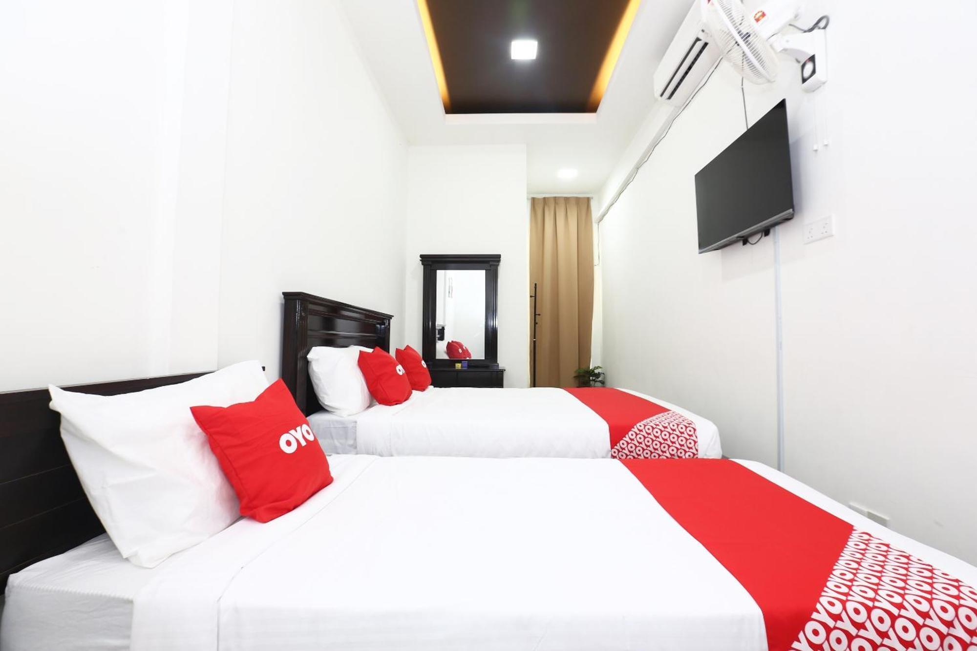Super Oyo 89678 Ady Hotel Куала-Тренгану Экстерьер фото