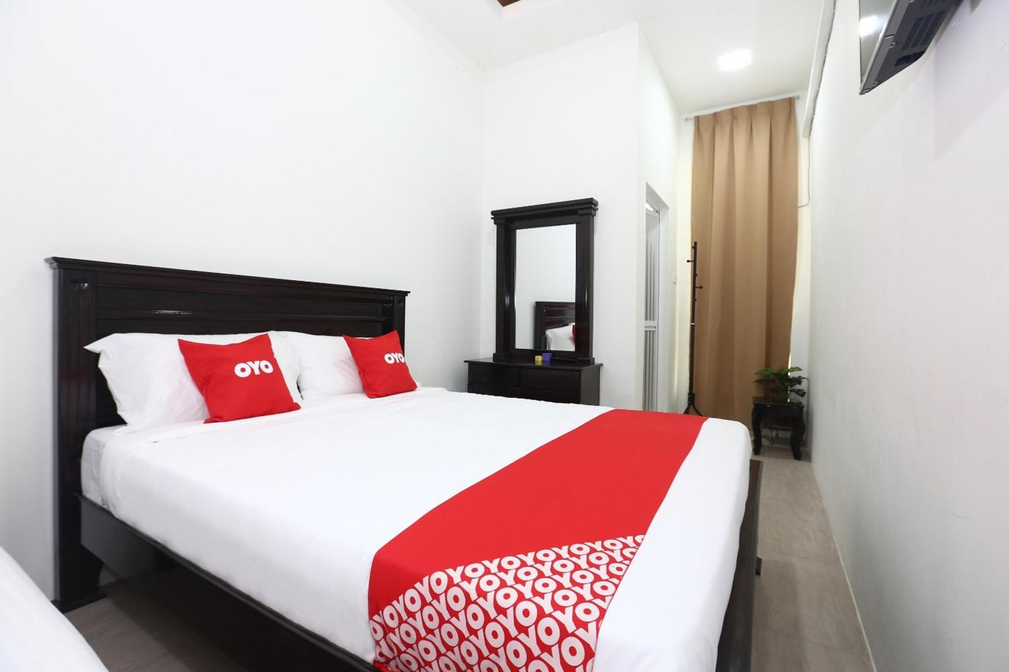 Super Oyo 89678 Ady Hotel Куала-Тренгану Экстерьер фото