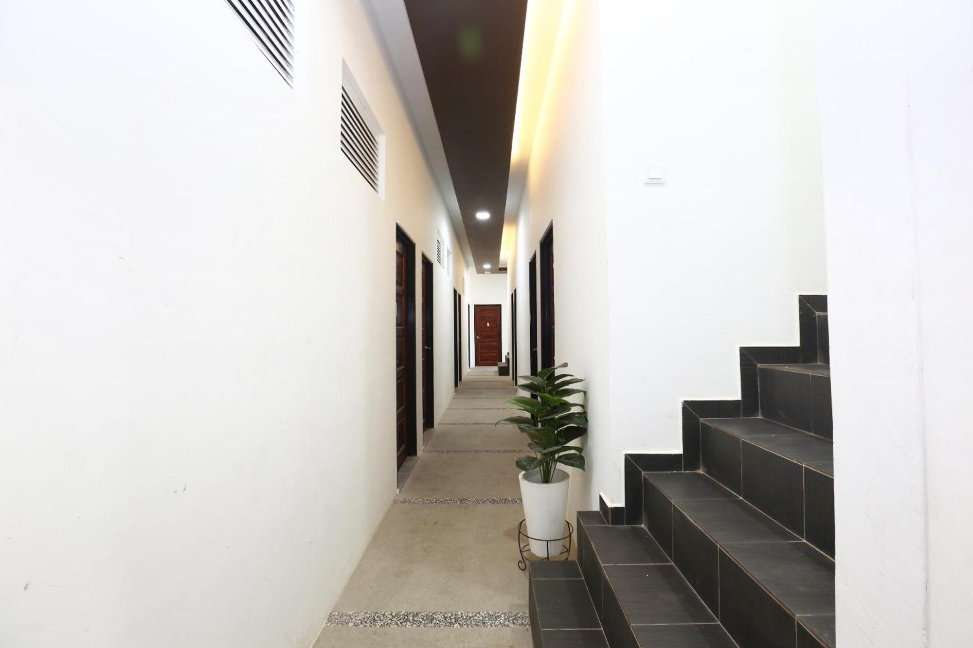 Super Oyo 89678 Ady Hotel Куала-Тренгану Экстерьер фото