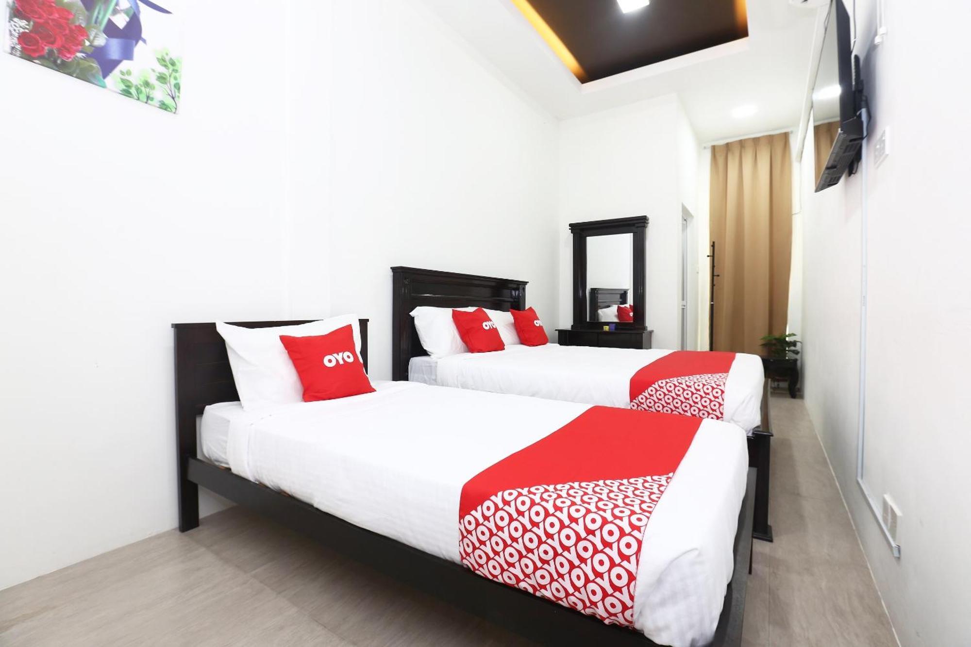 Super Oyo 89678 Ady Hotel Куала-Тренгану Экстерьер фото