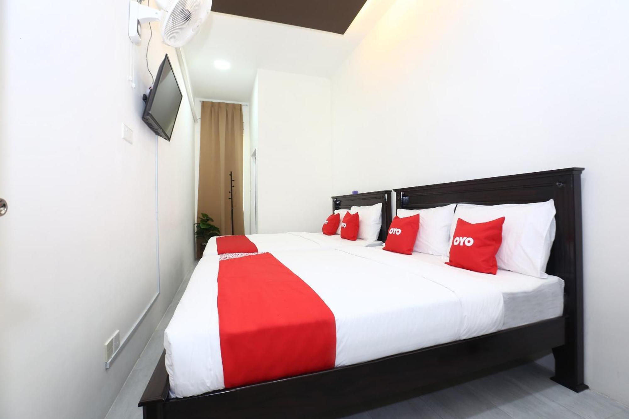Super Oyo 89678 Ady Hotel Куала-Тренгану Экстерьер фото