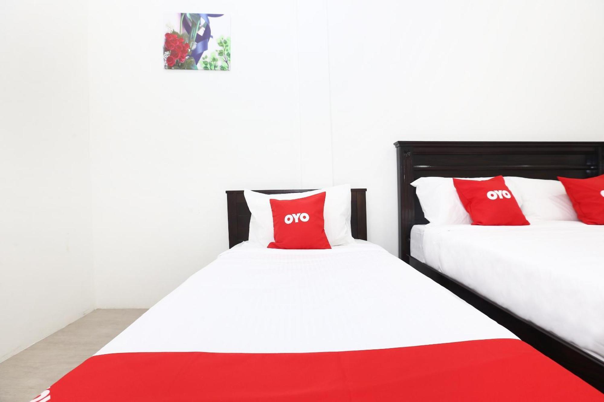 Super Oyo 89678 Ady Hotel Куала-Тренгану Экстерьер фото