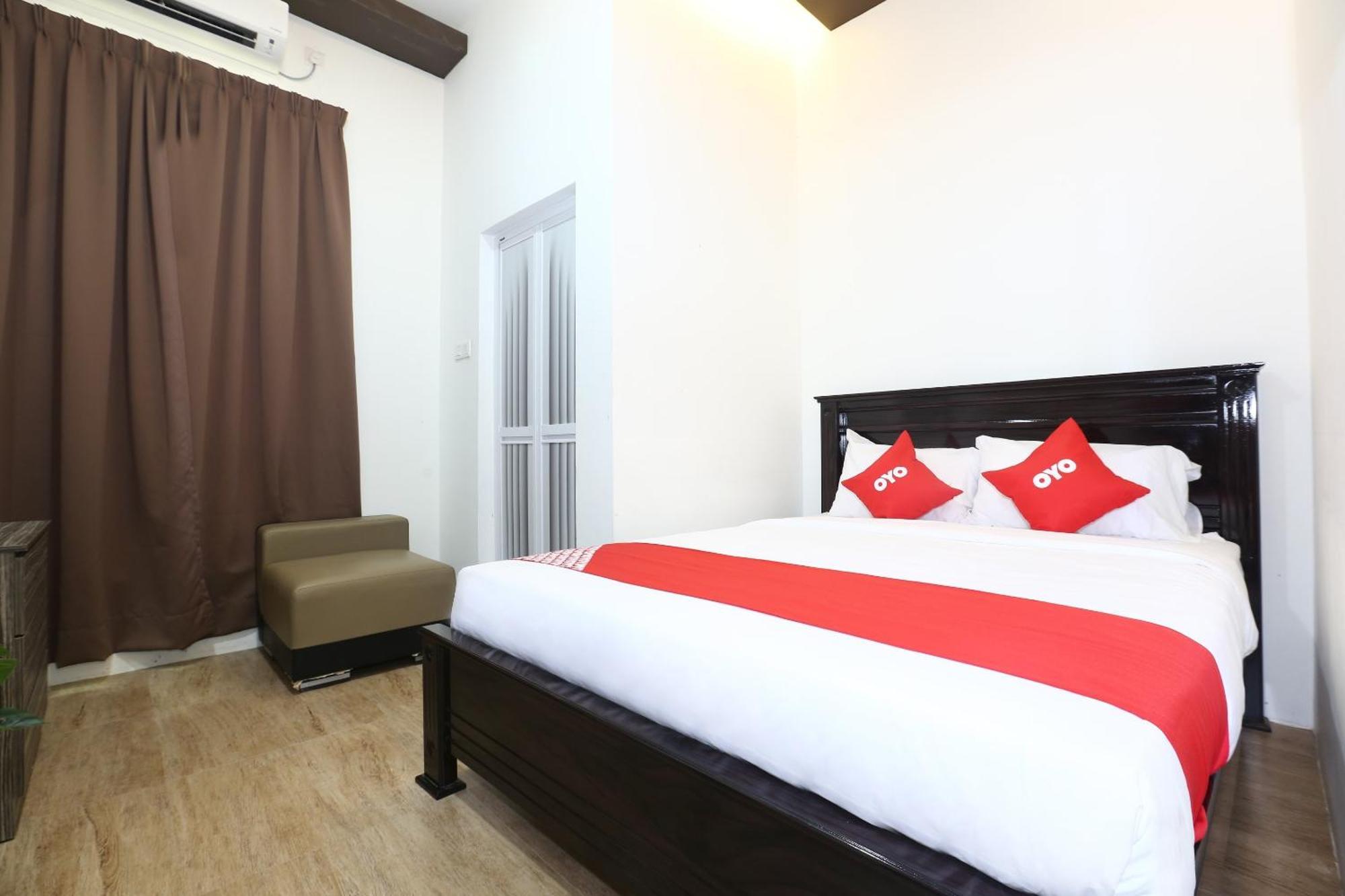 Super Oyo 89678 Ady Hotel Куала-Тренгану Экстерьер фото